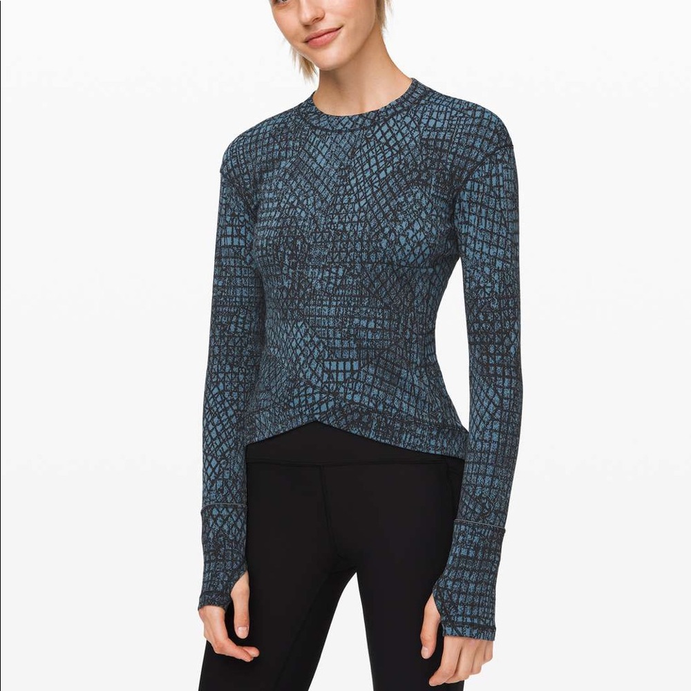 LuluLemon Close To Crossing Long Sleeve Size Small